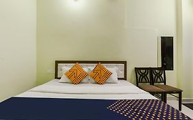 Spot On 76159 Siya Hotel